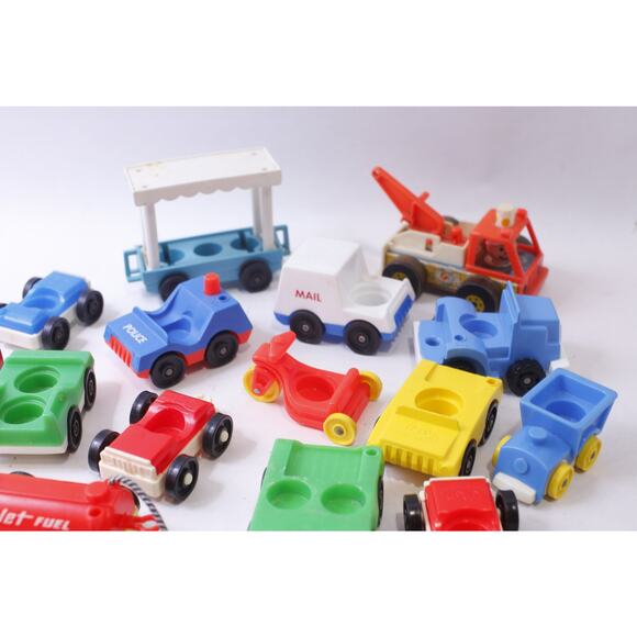 Fisher-Price, Little People, Toy Vehicles and Furniture Set, Cars, Fire Engines, - Picture 2 of 4